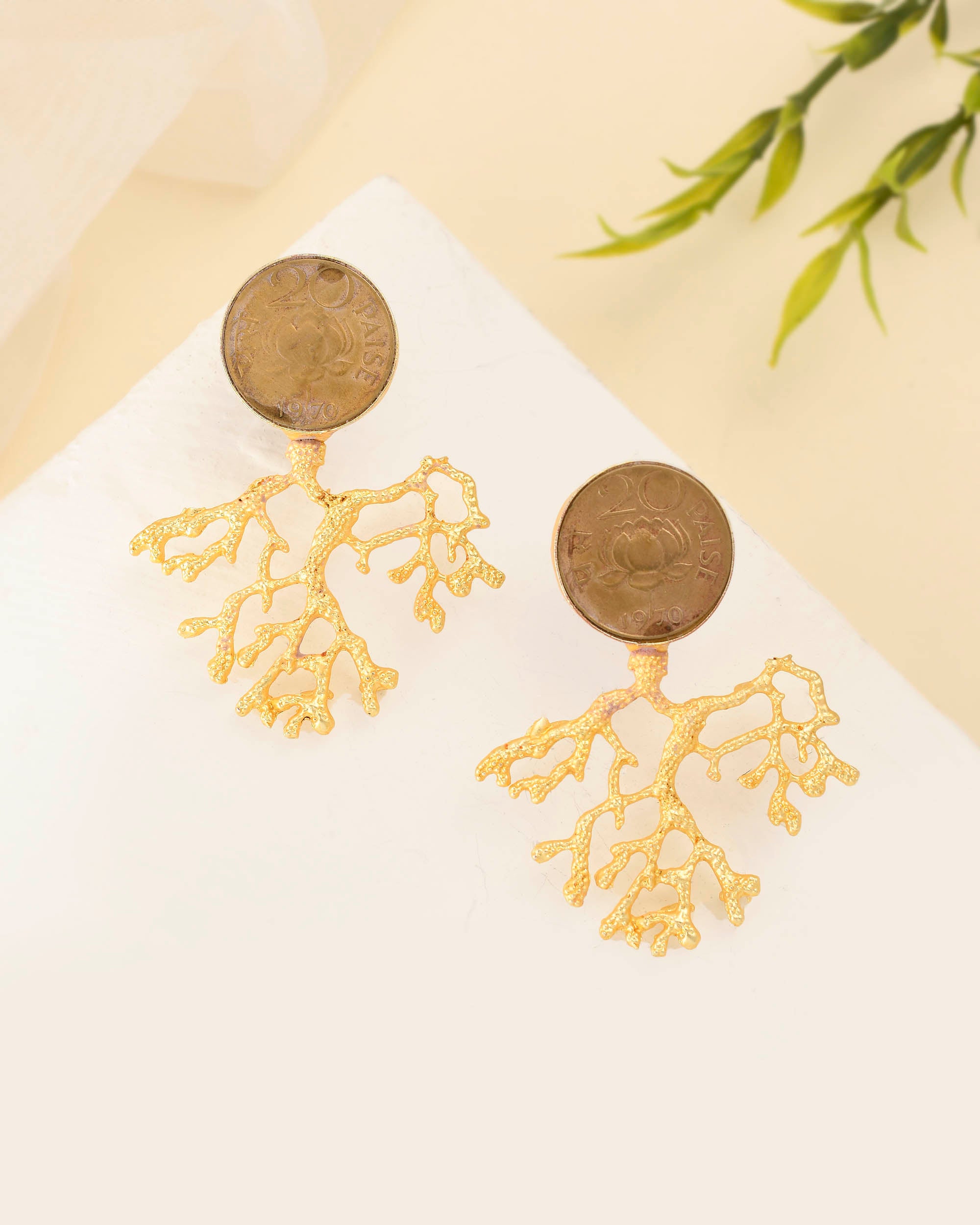 TEXTURED COIN STUDS